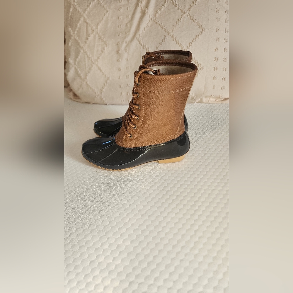 Waterproof Duck Boots - Picture 3 of 4
